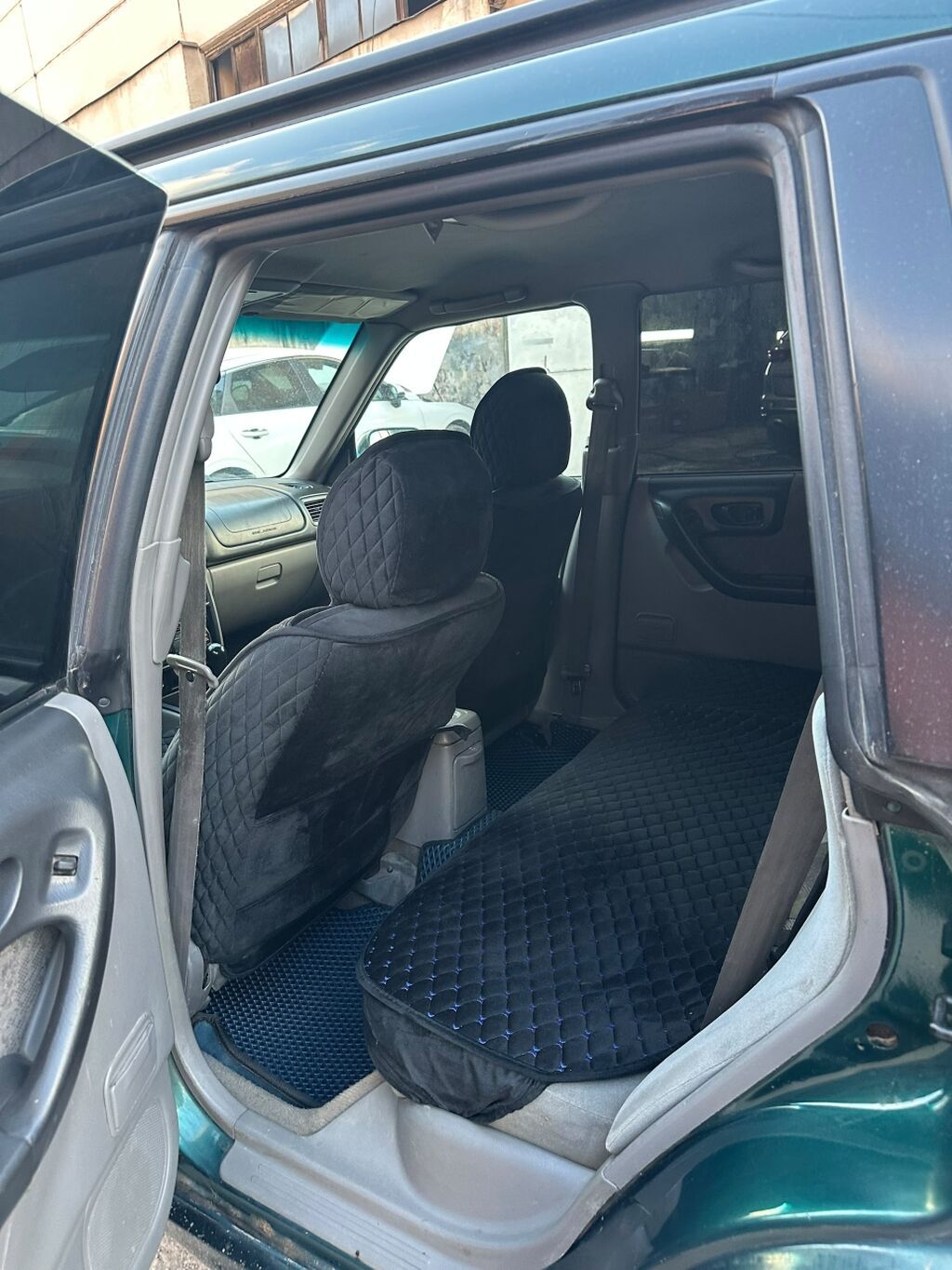 Subaru Forester: 1999 г., 2 л, Механика, Кроссовер — фото 4