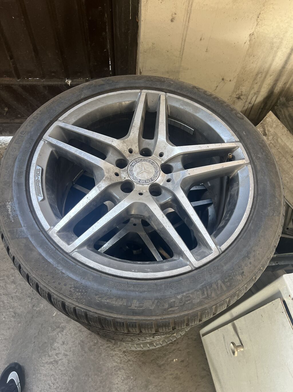 Диски с резинами комплект R18 245/45 AMG Диски целые и резина 60-70%: фото 1