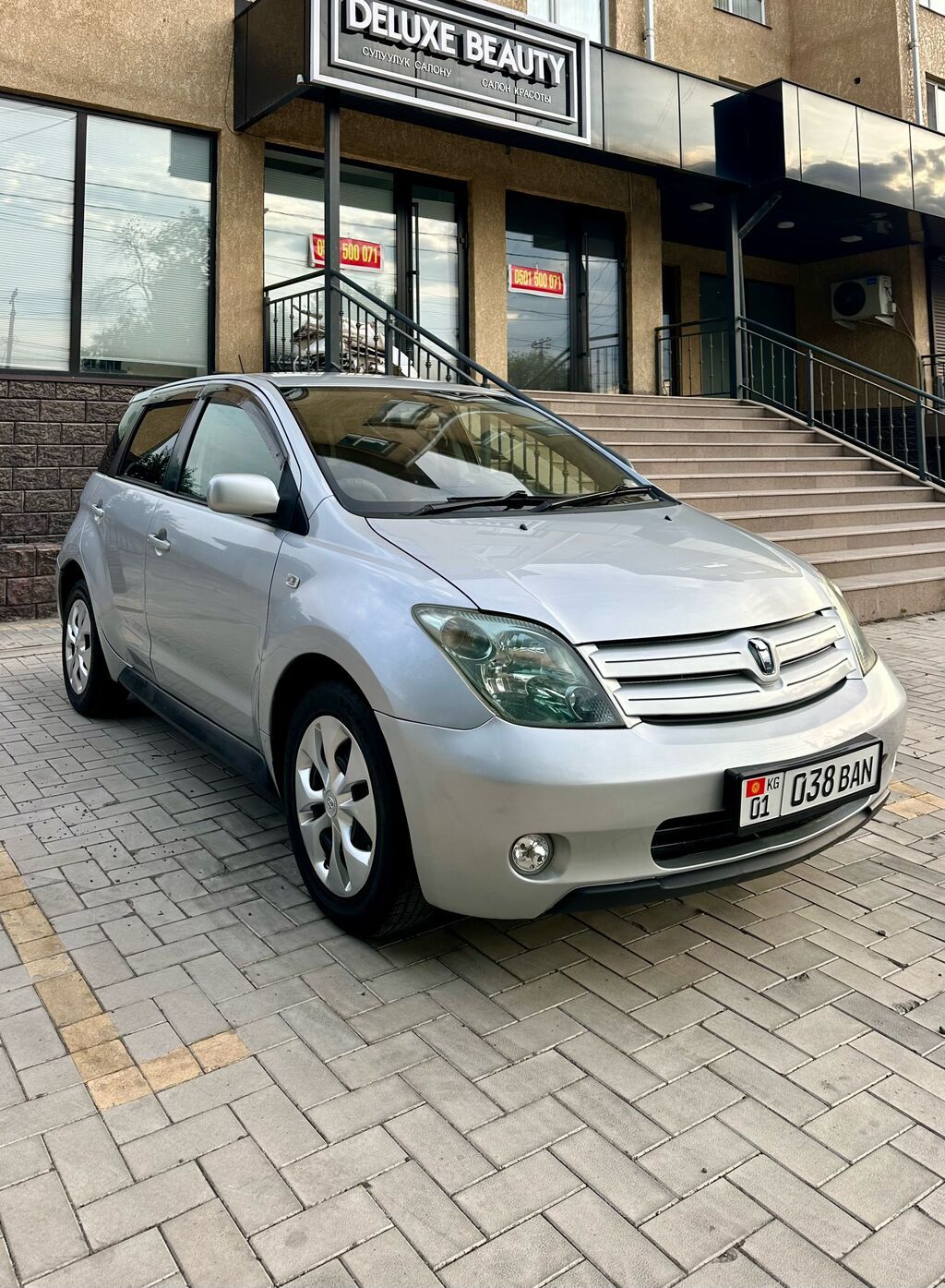Продам Toyota Ist 2004 г., 1.5 л, автомат: фото 2