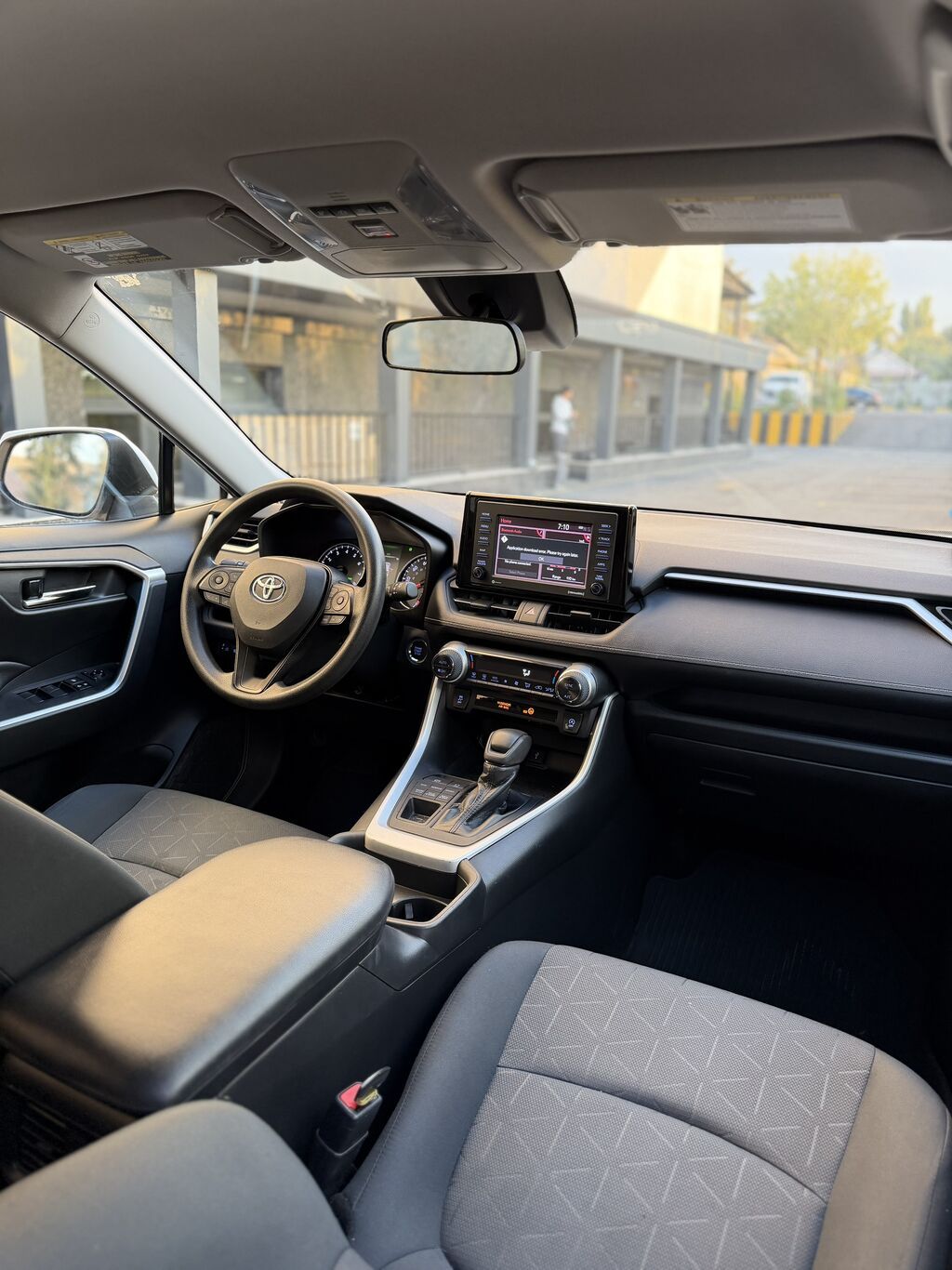Toyota RAV4: 2020 г., 2.5 л, Автомат, Бензин, Кроссовер: фото 5