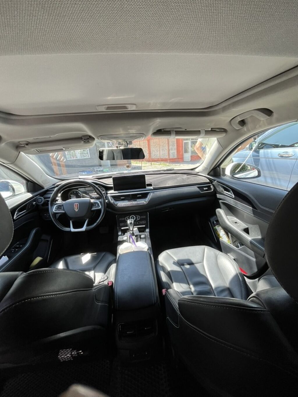 Hongqi H5, белый седан бизнес-класса. 1.8 турбо. На проставках: фото 5