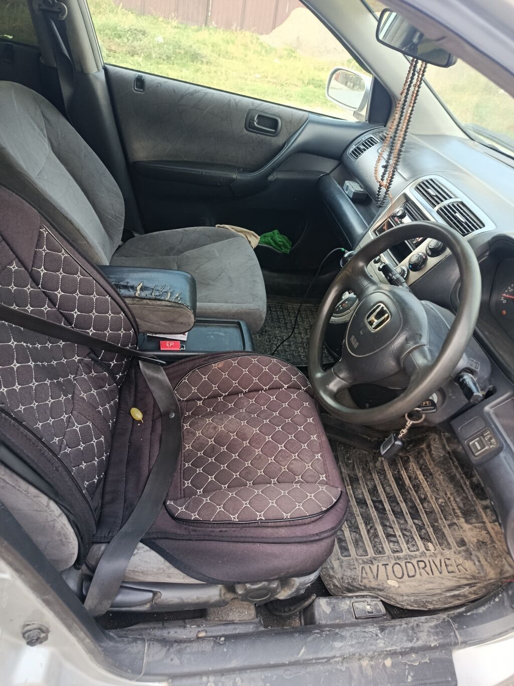 Honda Civic: 2001 г., 1.7 л, Вариатор, Хэтчбэк: фото 2
