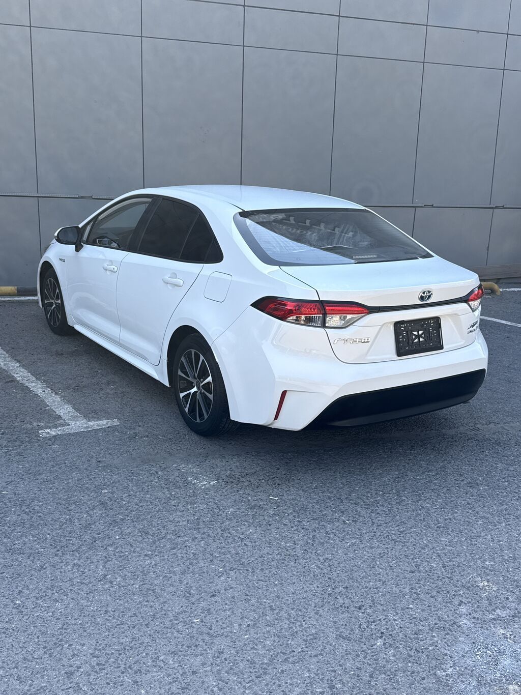 Toyota Corolla: 2023 г., 1.8 л, Гибрид, Седан: фото 4