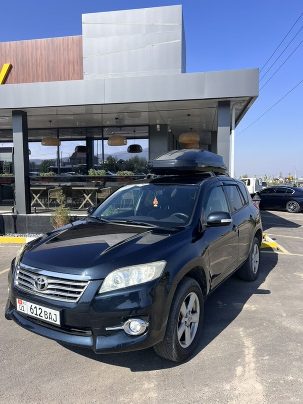 Toyota RAV4: 2010 г., 2 л, Автомат, Бензин, Кроссовер: фото 2