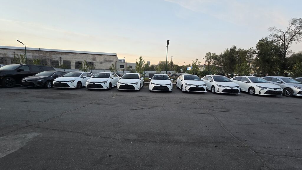 Toyota Corolla: 2021 г., 1.8 л, Вариатор, Гибрид, Седан: фото 4