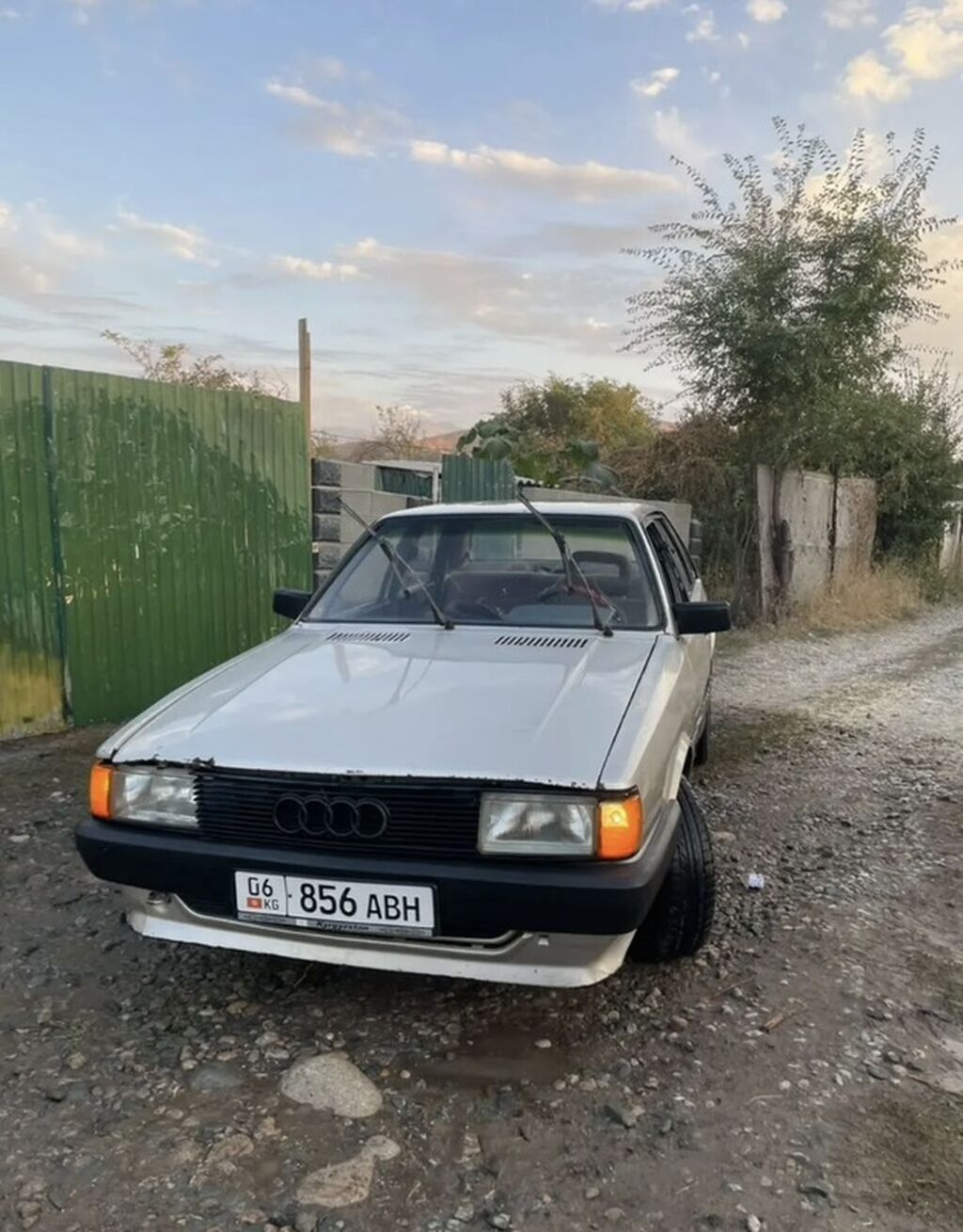 Audi 80: 1980 г., 1.8 л, Механика, Седан: фото 2