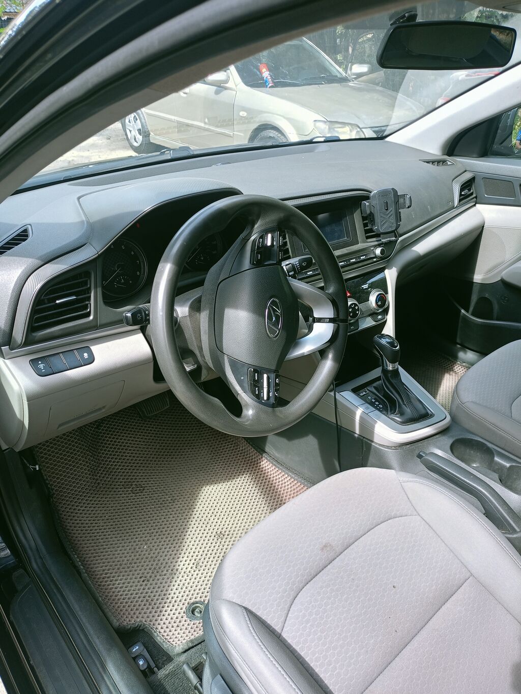 Hyundai Elantra: 2019 г., 2 л, Автомат, Бензин, Седан: фото 6