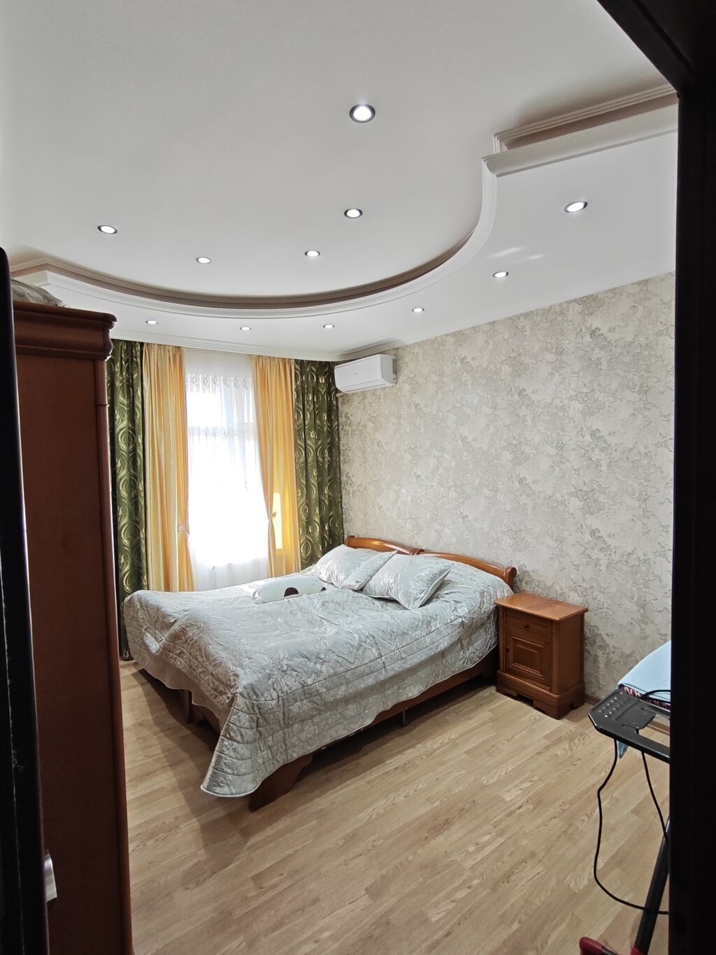 Yasamal, 3 otaqlı, Yeni tikili, m. İnşaatçılar, 122 kv. m