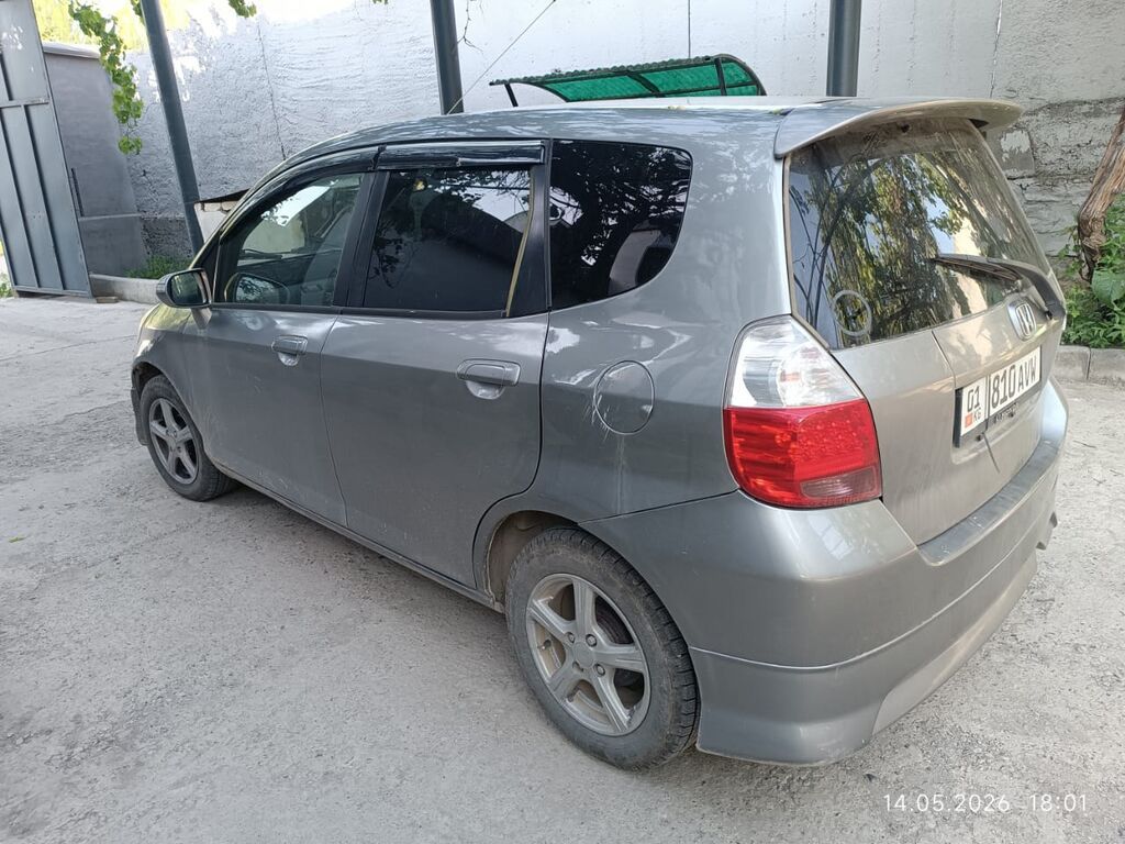 Honda Fit: 2003 г., 1.5 л, Автомат, Хэтчбэк: фото 2