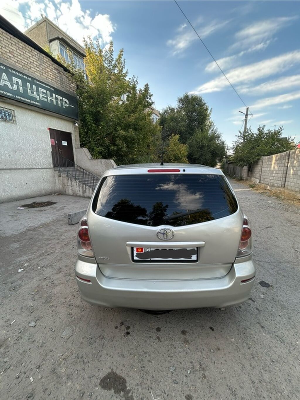 Toyota Corolla Verso: 2004 г., 1.8 л, Робот, Бензин, Хэтчбэк: фото 3