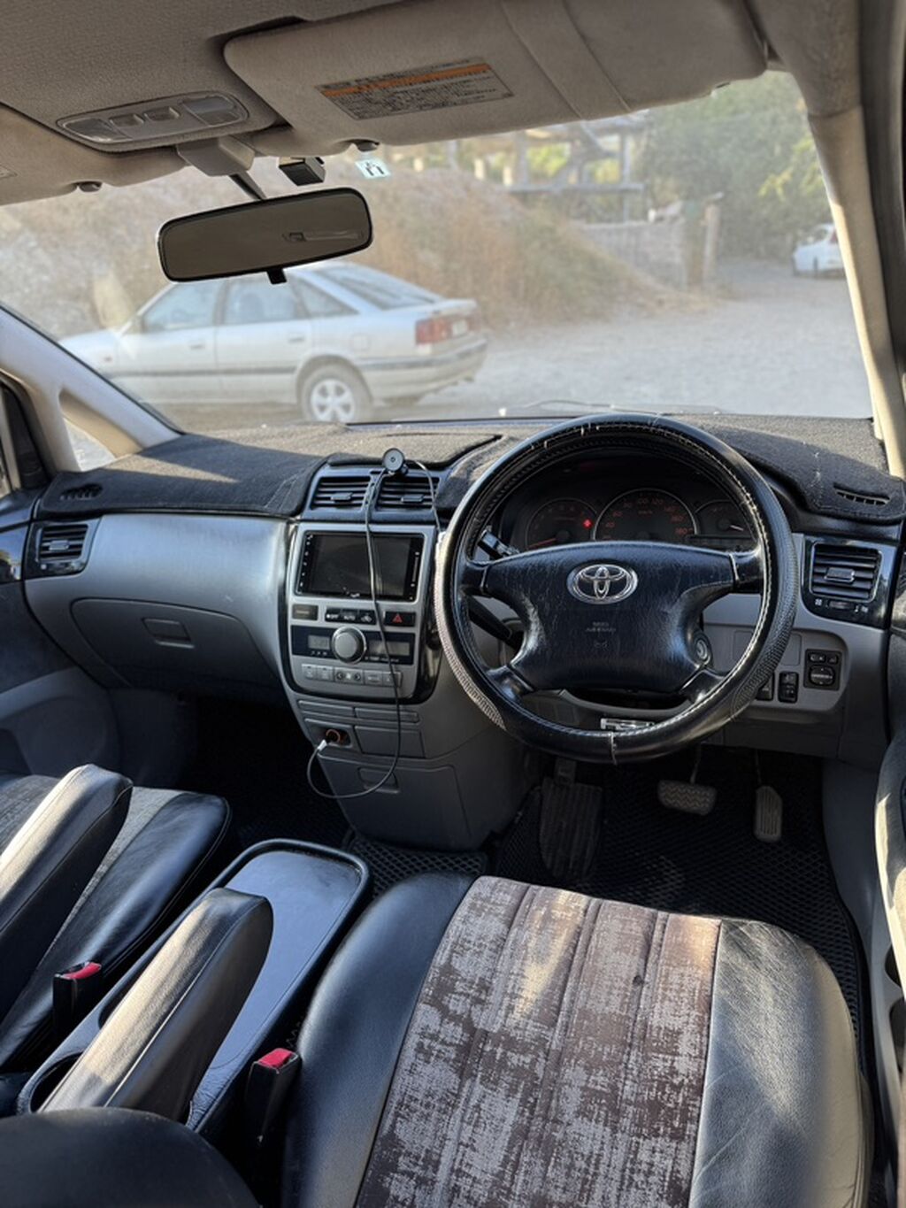 Toyota Ipsum: 2002 г., 2.4 л, Автомат, Бензин, Минивэн: фото 8