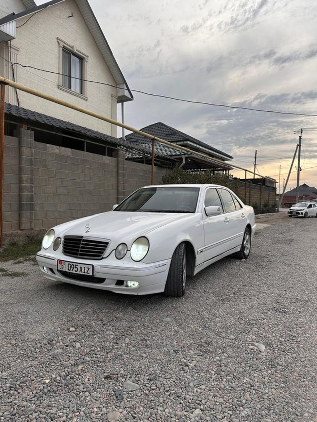Mercedes-Benz E-Class: 1999 г., 3.2 л, Бензин, Седан: фото 2