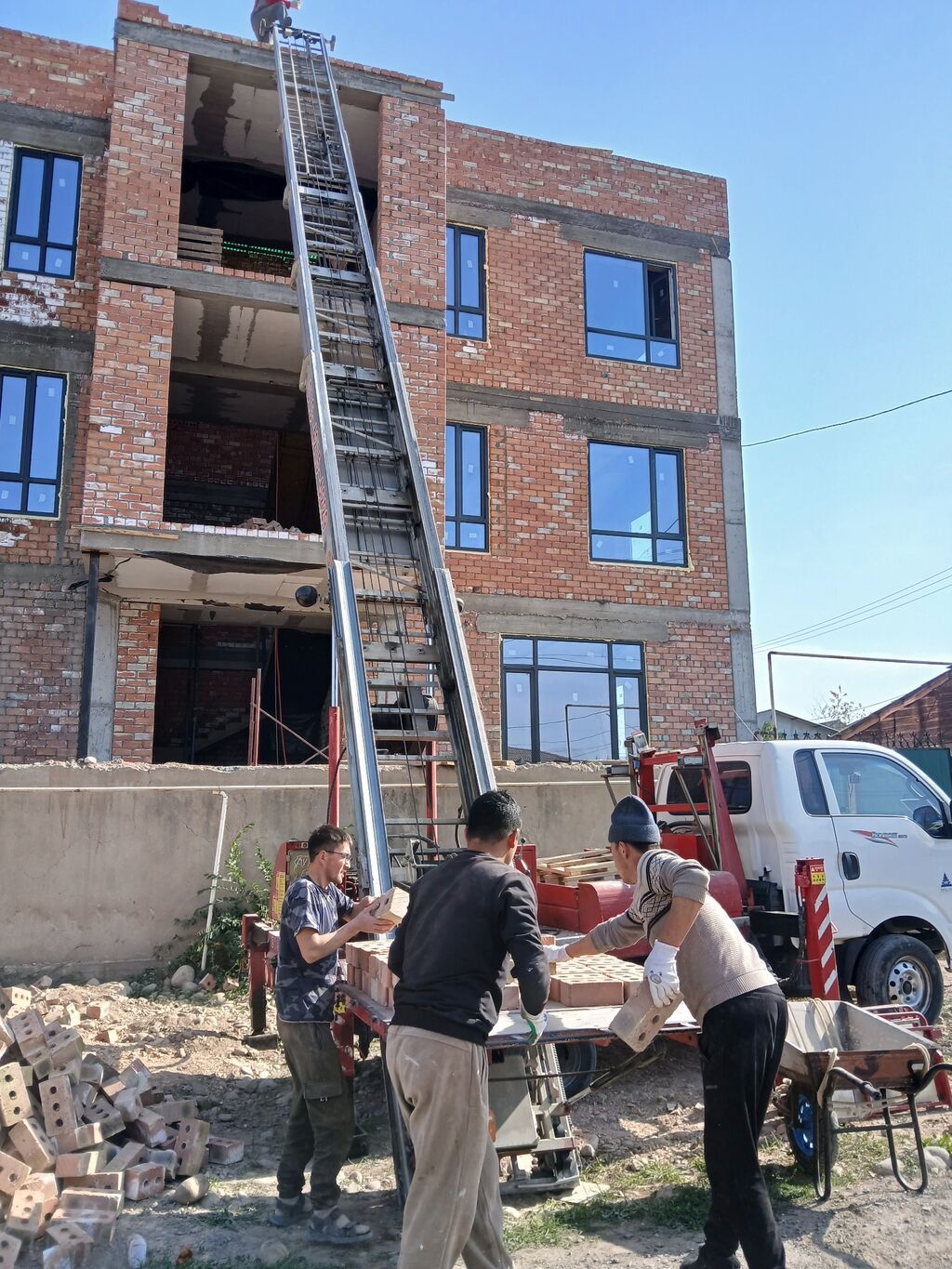 Автолифт услуги 25 метров поднимаем : СТРОЙ МАТЕРИАЛЫ: фото 2