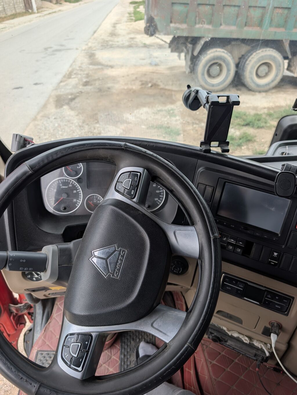 Самосвал HOWO TX 460 Автомобиль готов к эксплуатации, все расходники: фото 7