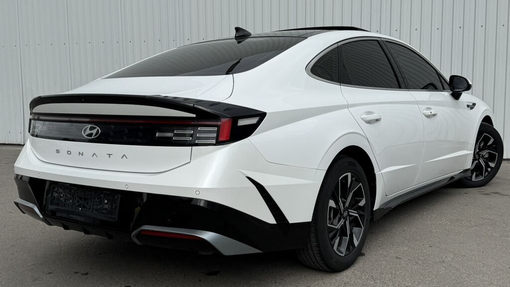 Hyundai Sonata: 2023 г., 2 л, Автомат, Газ, Седан: фото 2