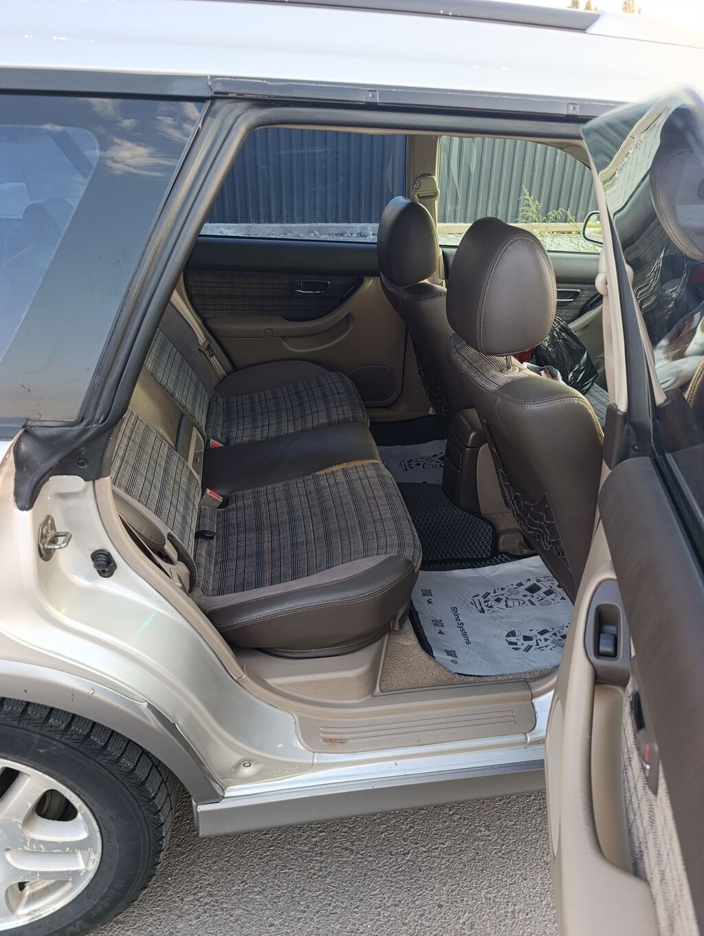 Subaru Legacy Lancaster: 1999 г., 2.5 л, Автомат, Газ, Универсал: фото 7