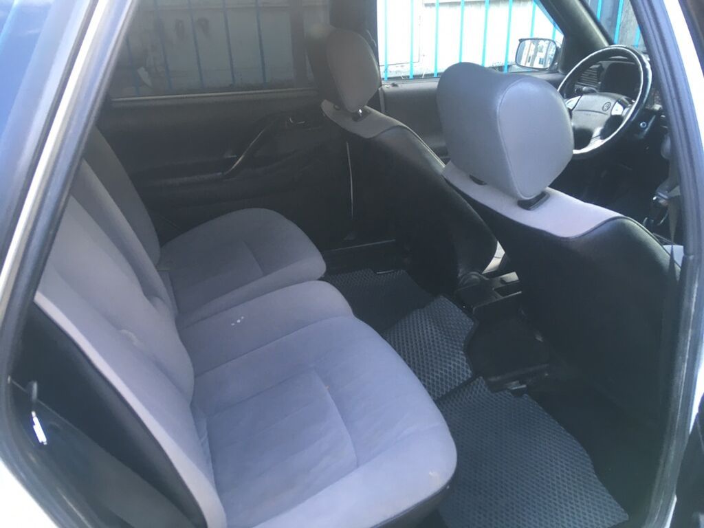 Volkswagen Passat: 1995 г., 2 л, Механика, Газ, Седан: фото 3