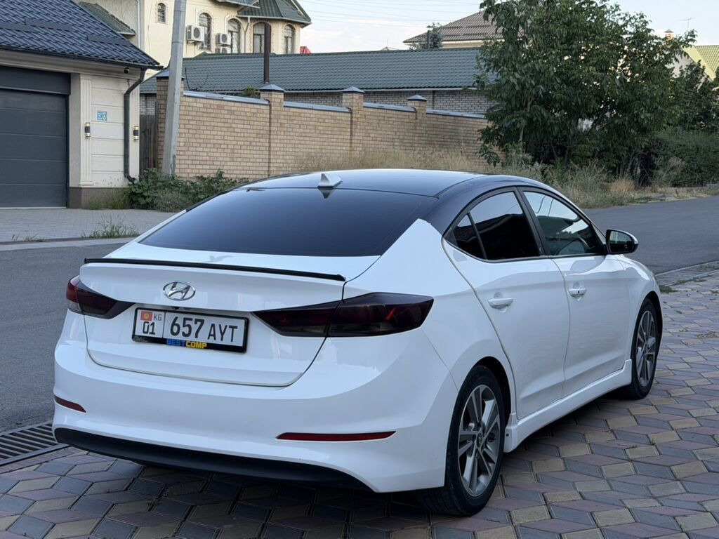Hyundai Elantra: 2017 г., 2 л, Автомат, Бензин, Седан: фото 4