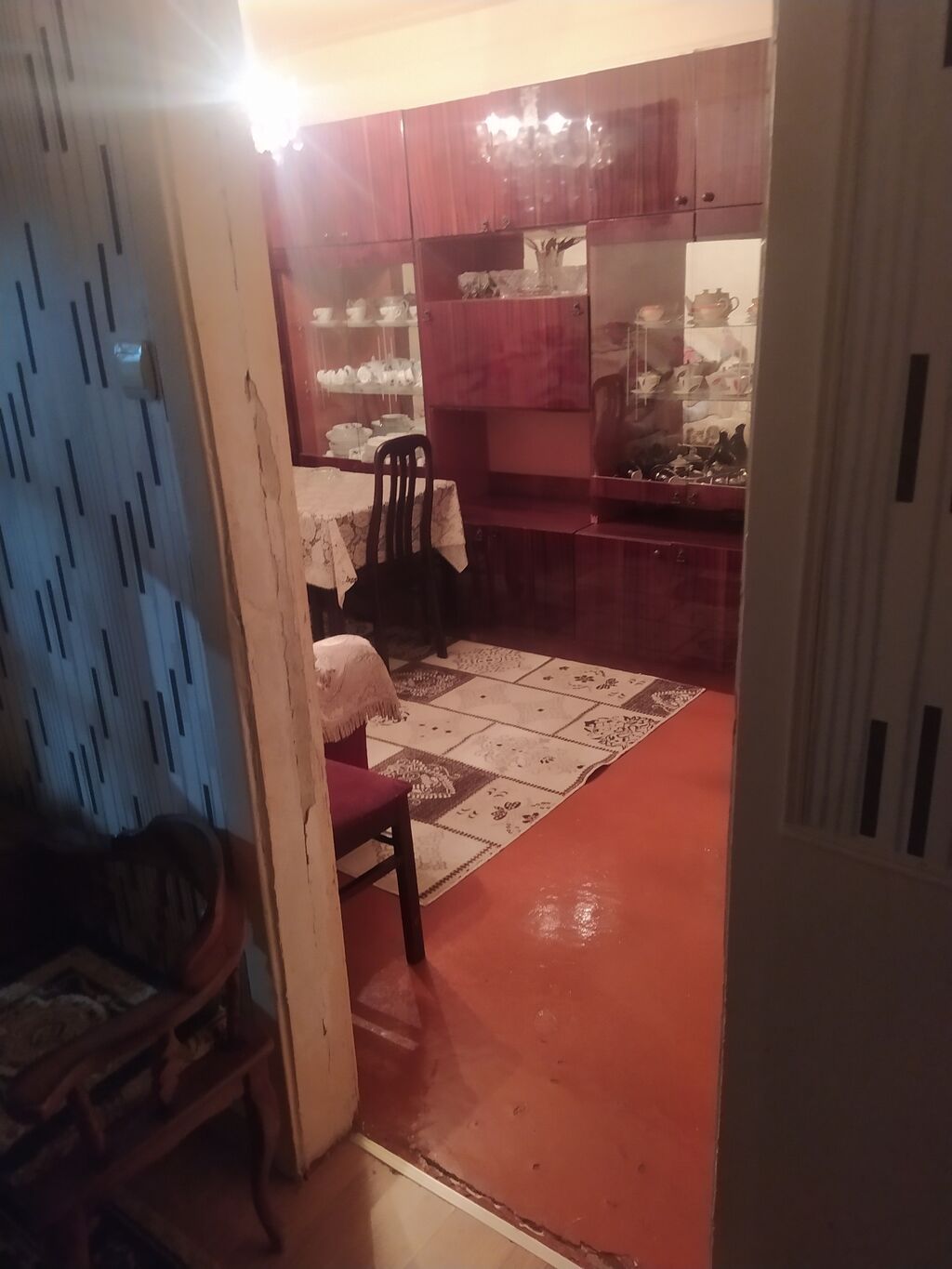 3otaqlı mənzil – geniş yataq otaqları. Təsvir: - Yataq otağı: Böyük