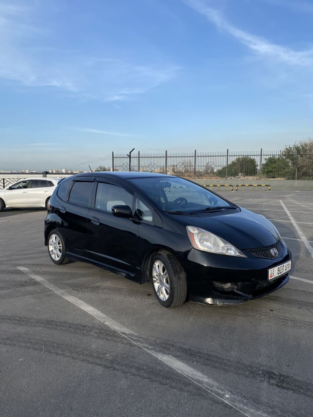 Honda Fit: 2010 г., 1.5 л, Автомат, Бензин, Хэтчбэк: фото 2