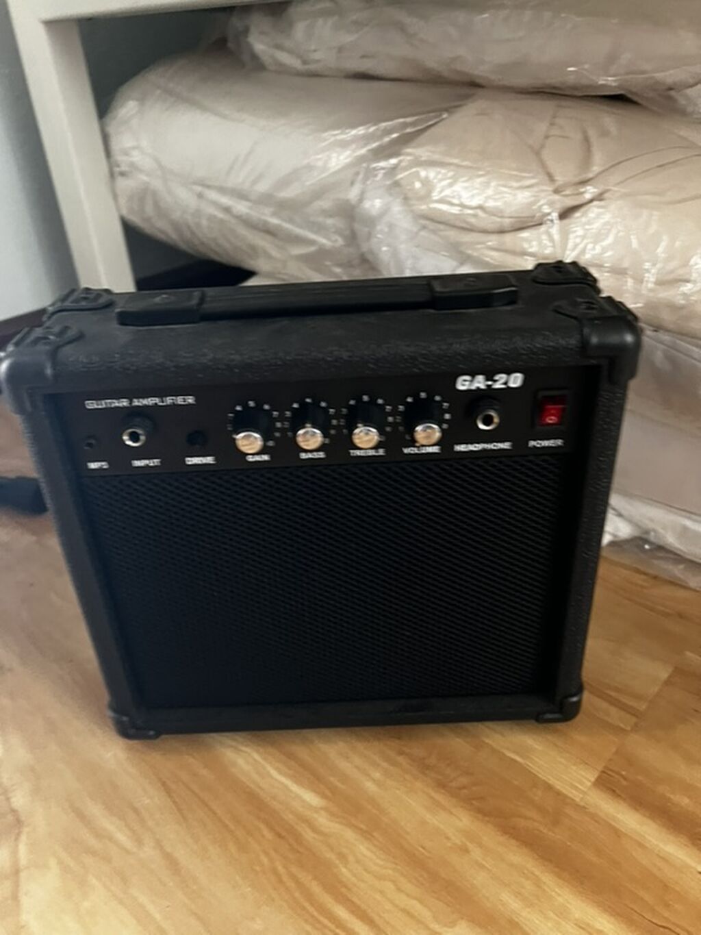 Электрогитара (Stratocaster style) + Комбоусилитель GA-20 — Готовый: фото 4