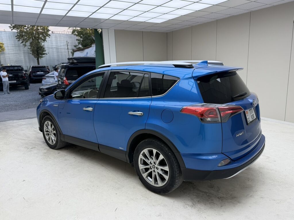 Toyota RAV4: 2016 г., 2.5 л, Вариатор, Гибрид, Кроссовер: фото 2