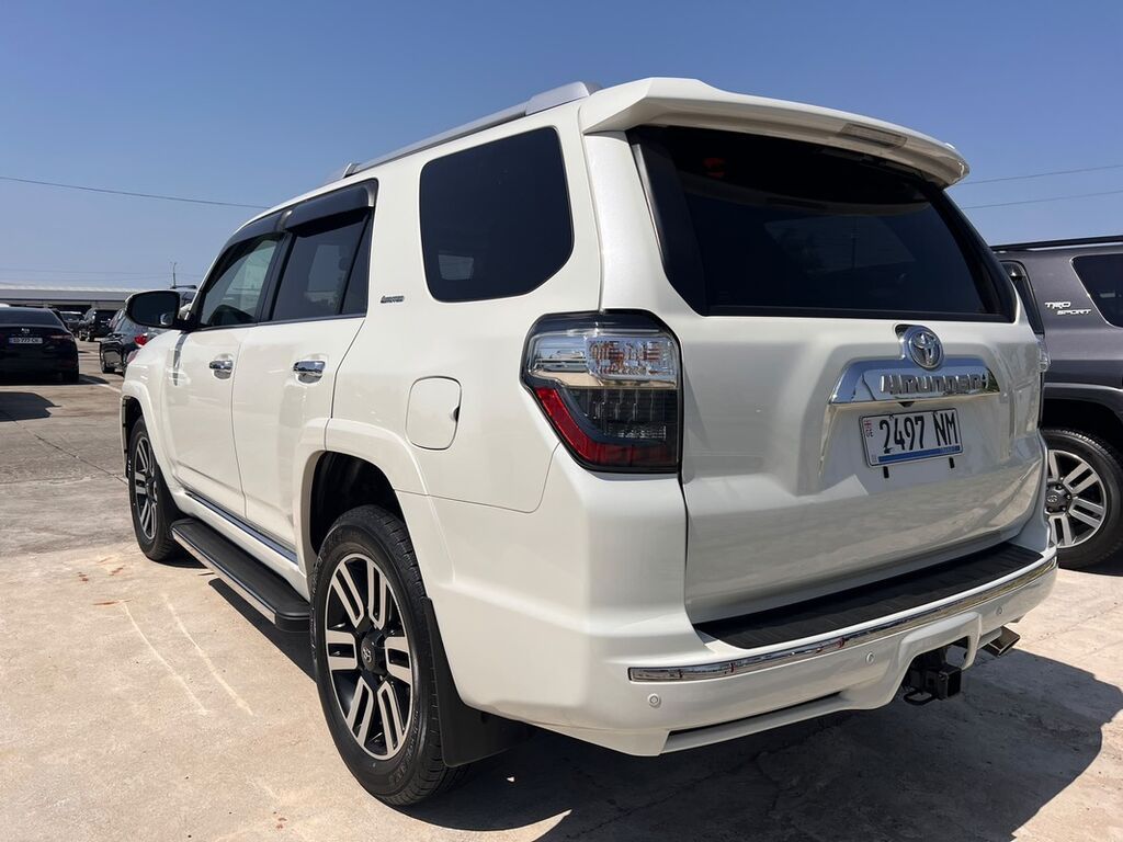 Toyota 4Runner: 2022 г., 4 л, Автомат, Бензин, Внедорожник: фото 4
