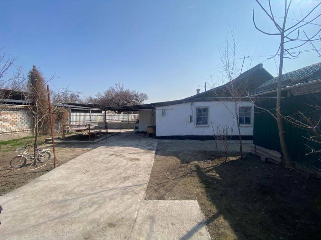 СРОЧНО ПРОДАЕТСЯ ДОМ! Адрес: г. Бишкек, Первомайский район, 110-й: фото 2