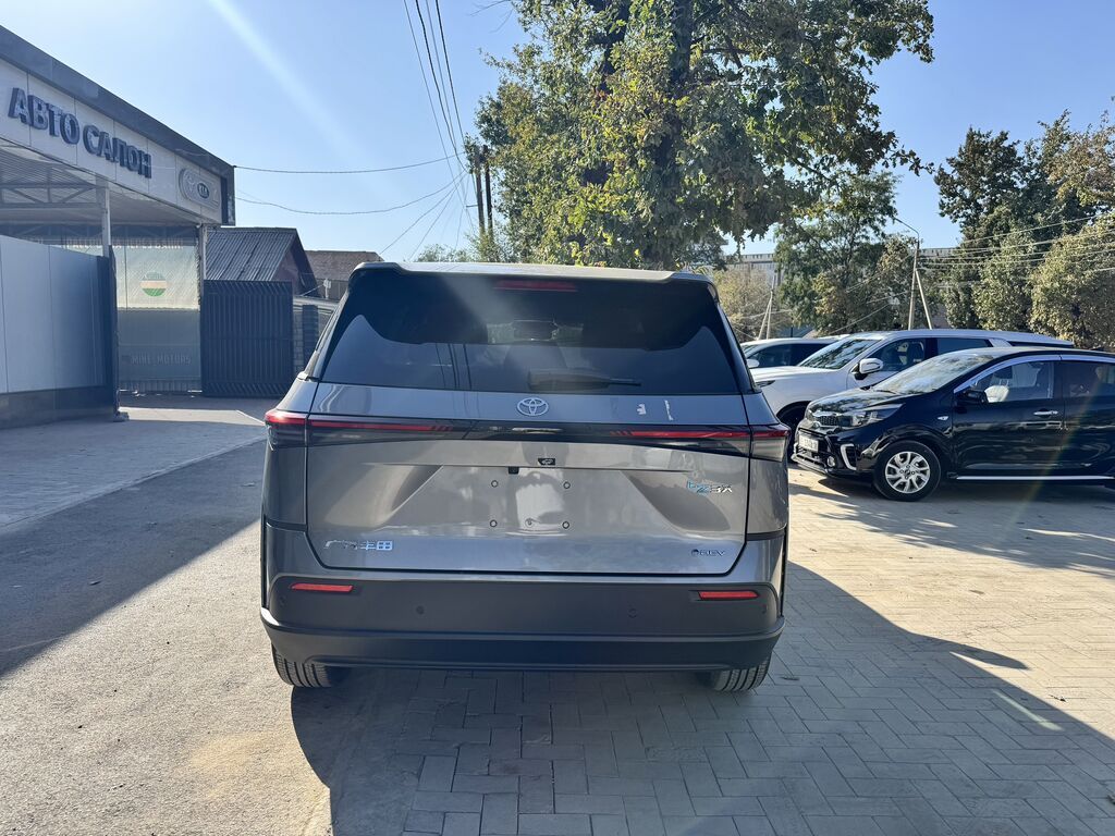 Toyota bZ3X: 2026 г., Автомат, Электромобиль, Кроссовер: фото 5