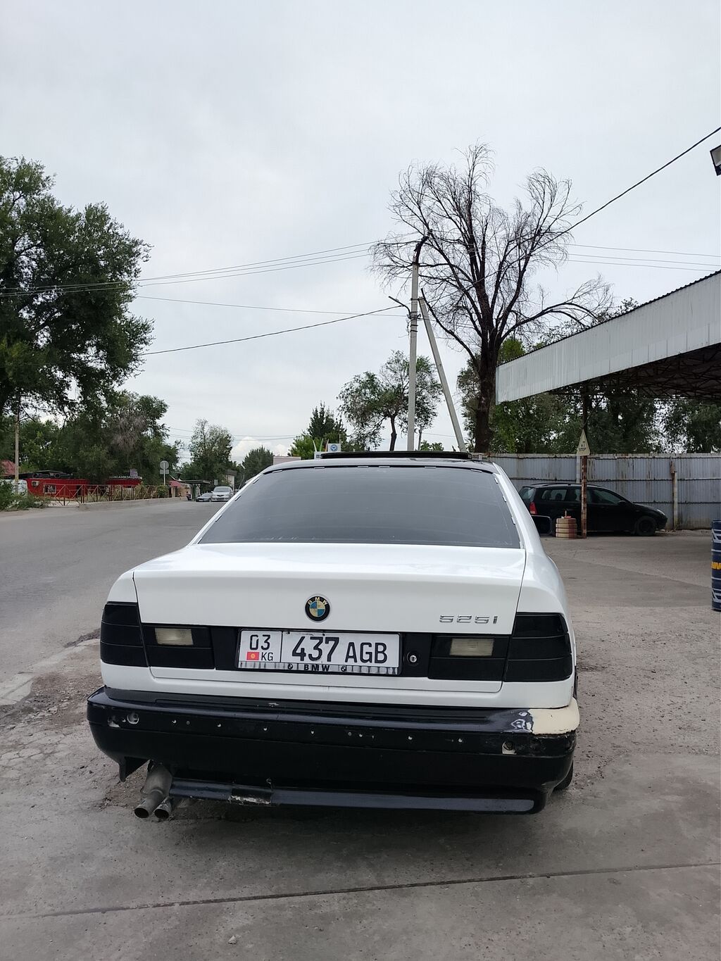 BMW 525: 1990 г., 2.5 л, Механика, Бензин, Седан: фото 1