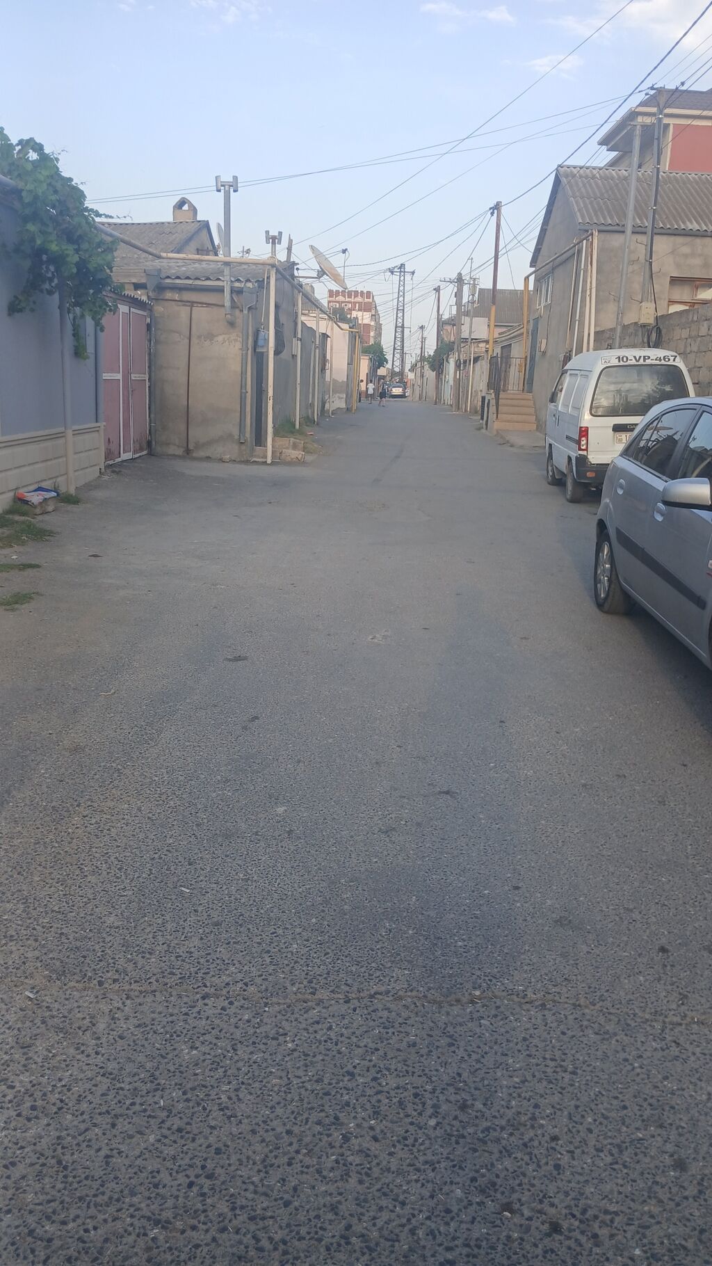 Salam ev bilecerde duz sev al marketin yanind yerlesir 1 otaq kuxna
