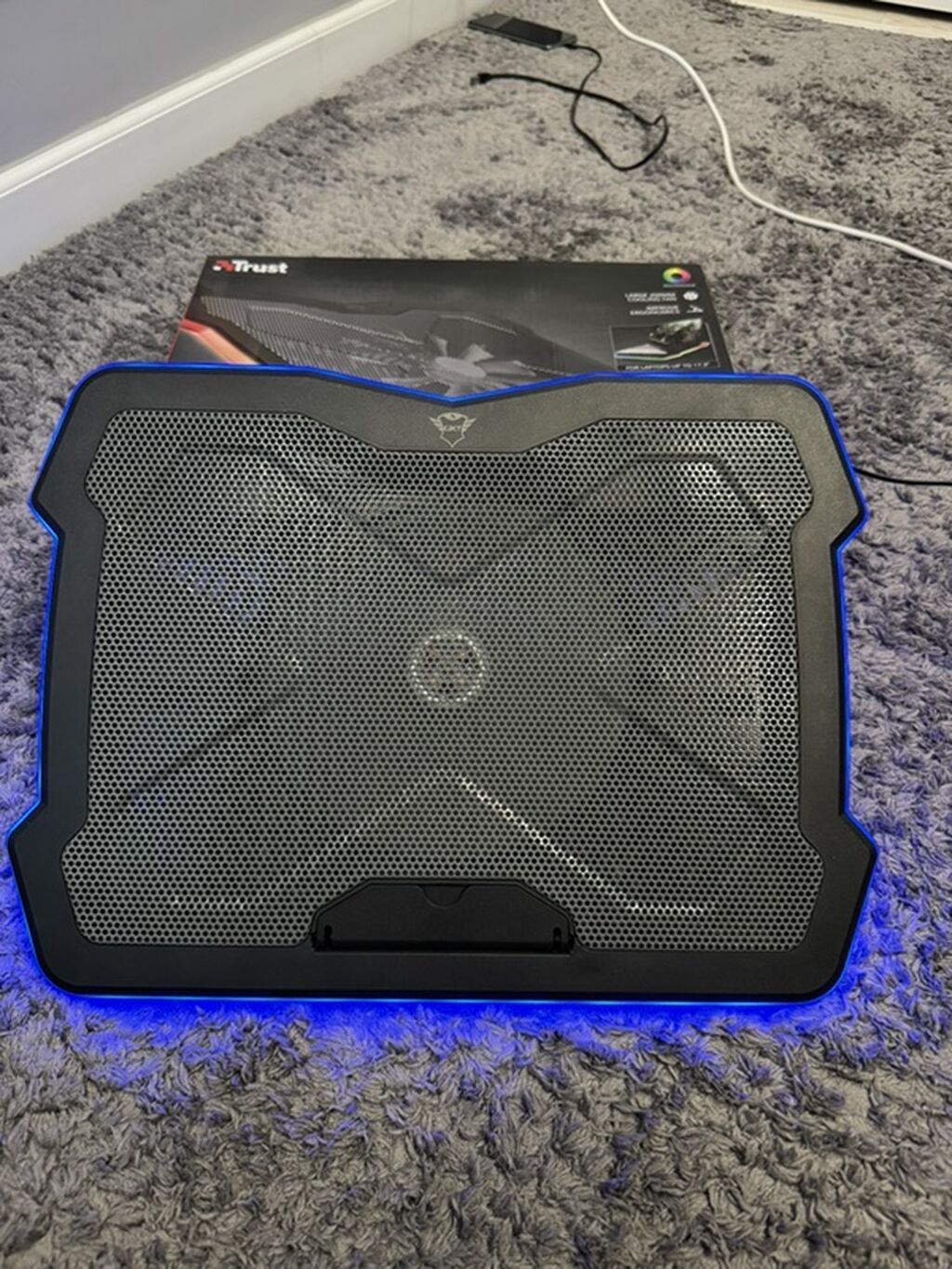 Охлаждающая подставка для ноутбука Trust GXT 1126 AURA -: фото 6
