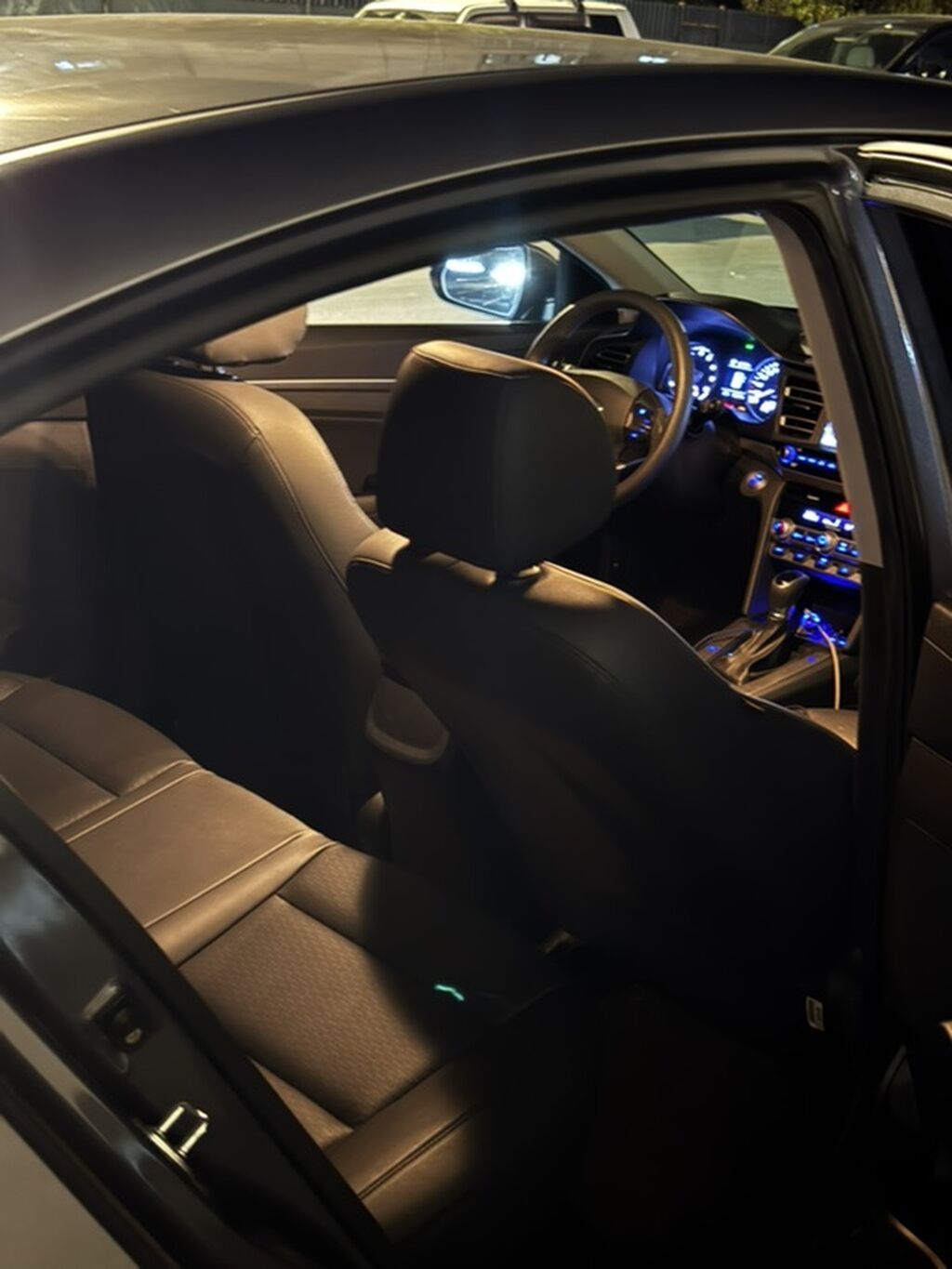 Hyundai Elantra: 2019 г., 1.6 л, Вариатор, Бензин, Седан: фото 6