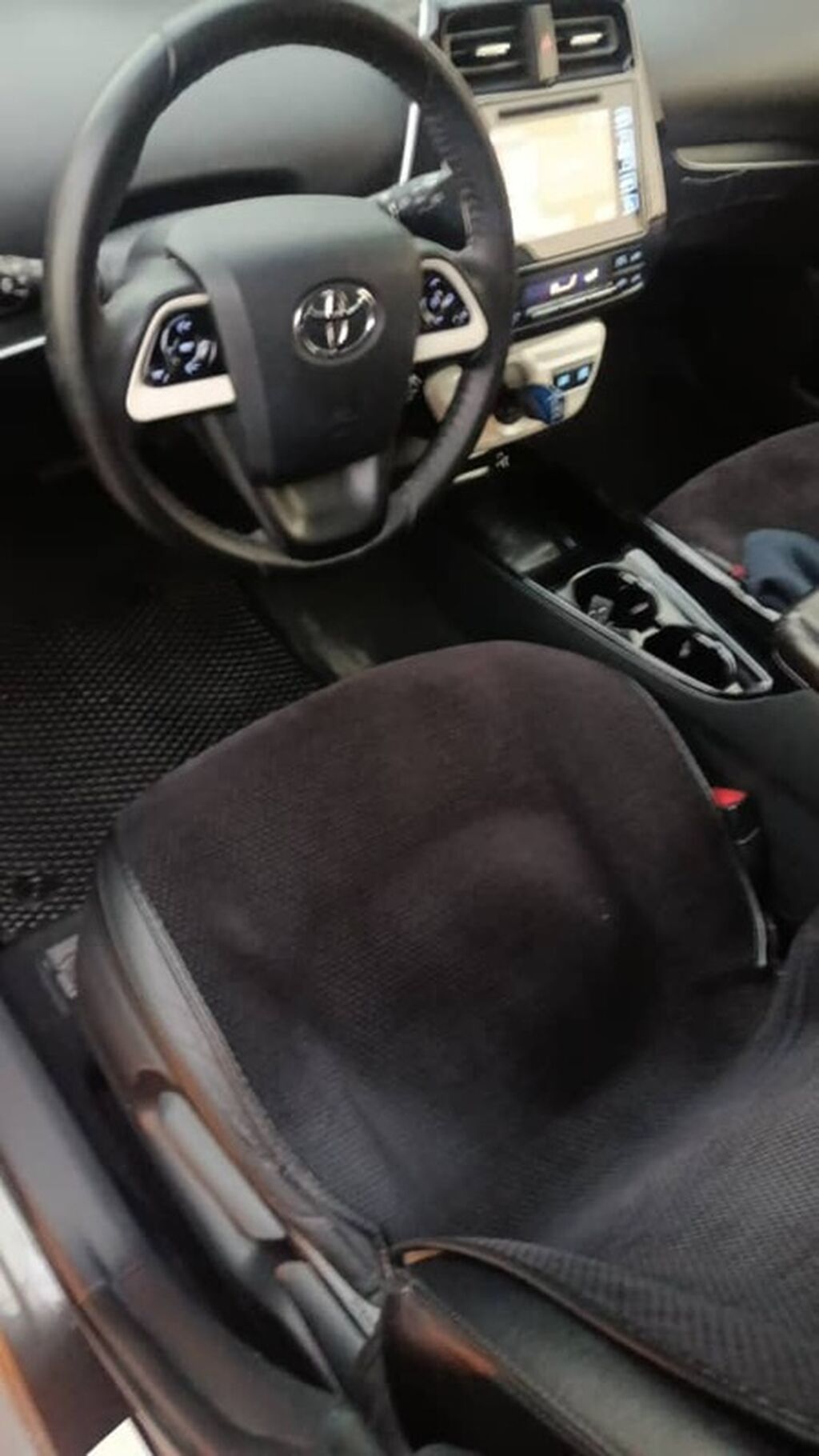 Toyota Prius: 2017 г., Гибрид, Лифтбек: фото 7