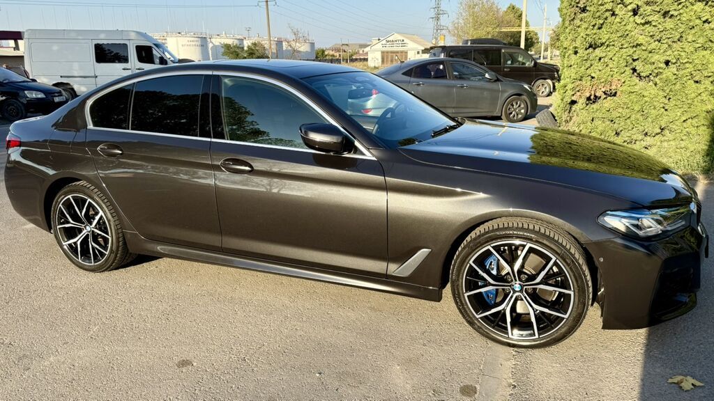 BMW 5 series: 2021 г., 2 л, Автомат, Гибрид, Седан: фото 3