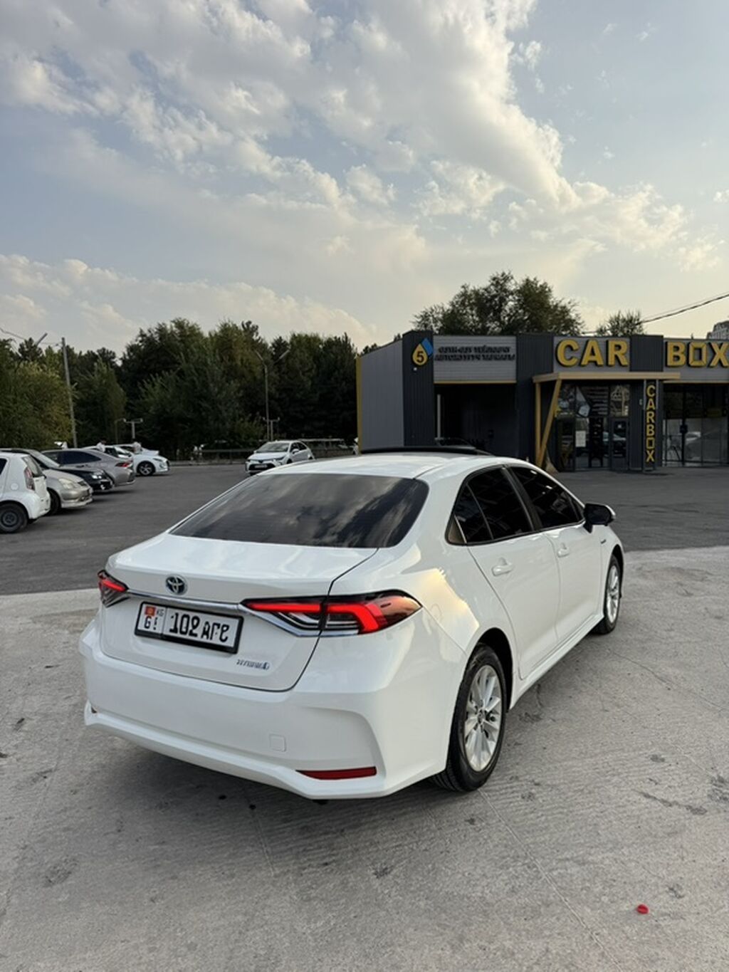 Toyota Corolla: 2020 г., 1.8 л, Вариатор, Гибрид, Седан: фото 4