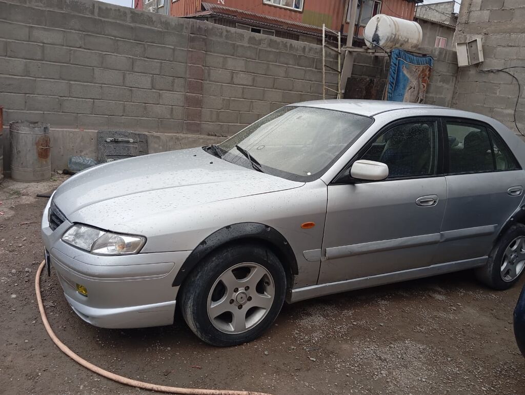 Mazda 626: 2001 г., 1.8 л, Механика, Бензин, Седан: фото 2