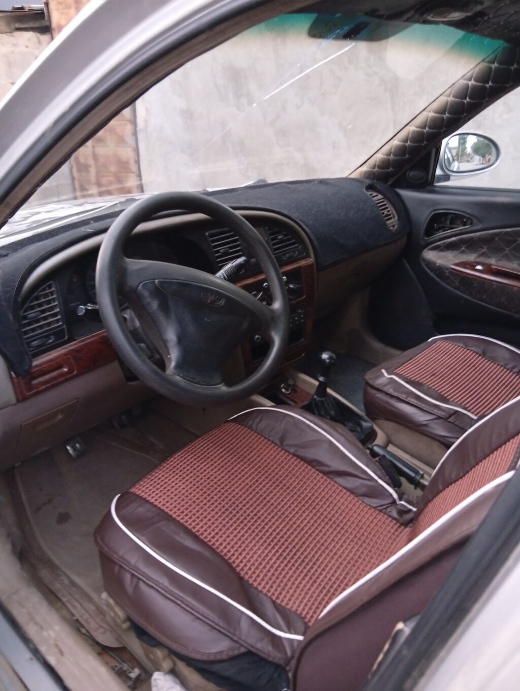 Daewoo Nubira: 1999 г., 1.6 л, Механика, Бензин, Седан: фото 8