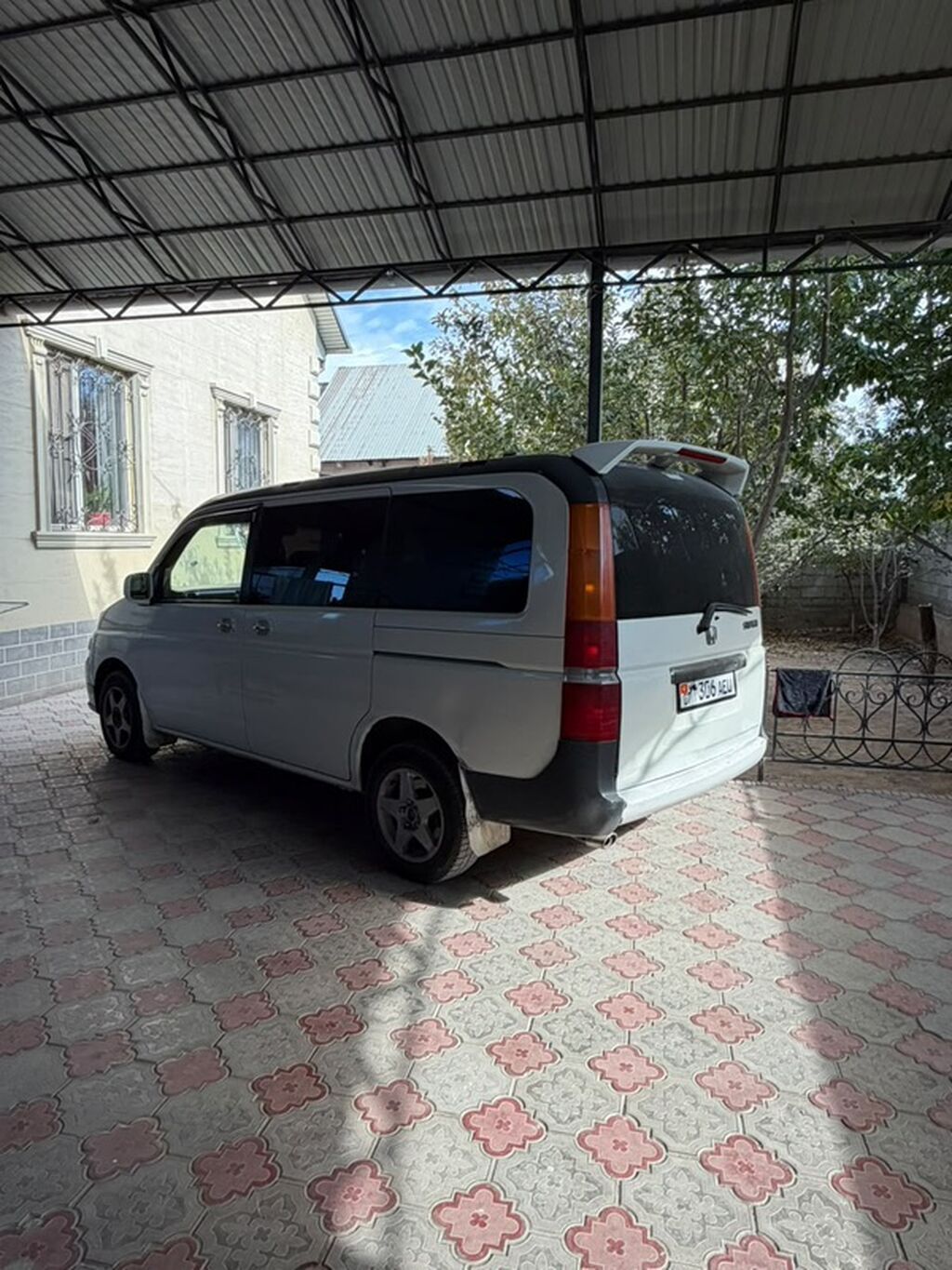 Honda Stepwgn: 2002 г., 2 л, Автомат, Бензин, Минивэн: фото 4