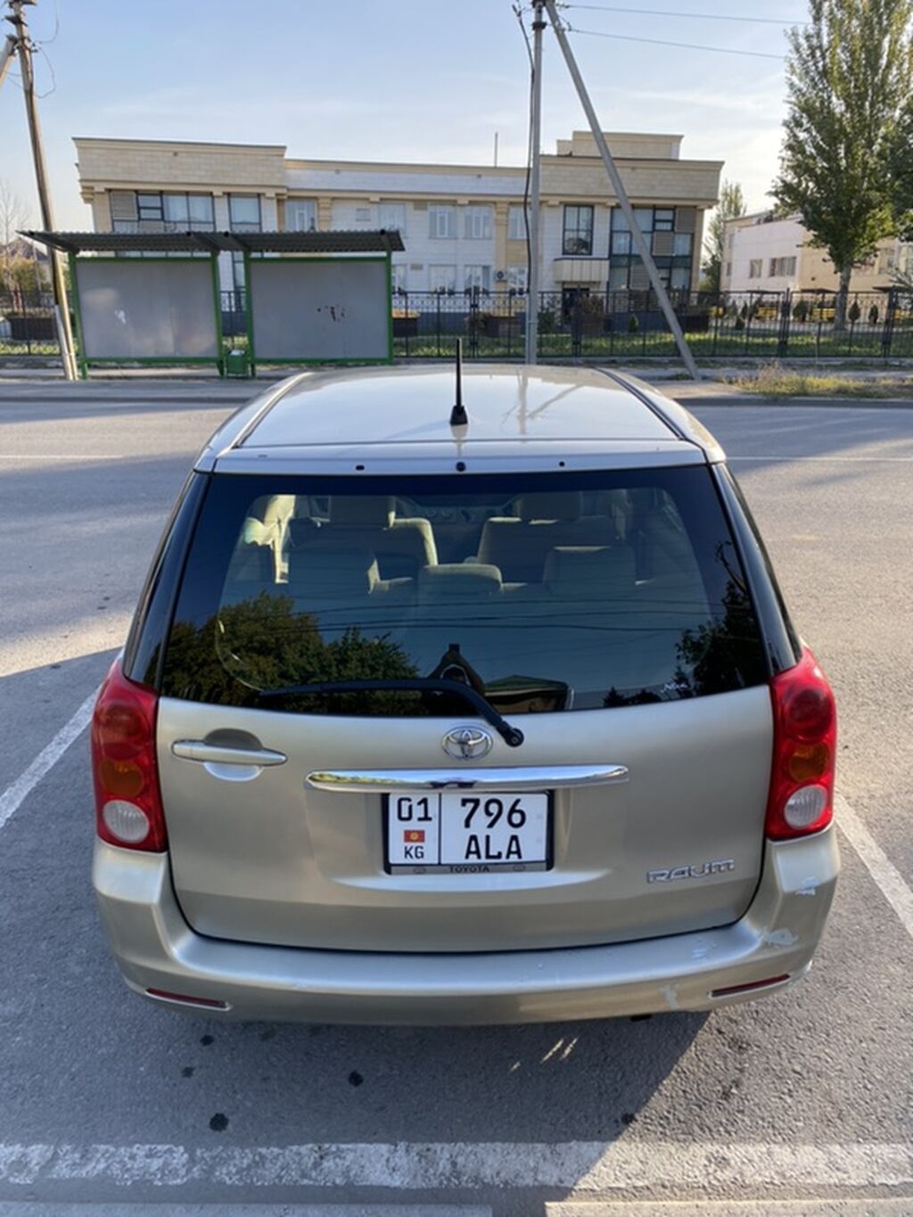 Toyota Raum: 2003 г., 1.5 л, Автомат, Бензин, Минивэн: фото 5