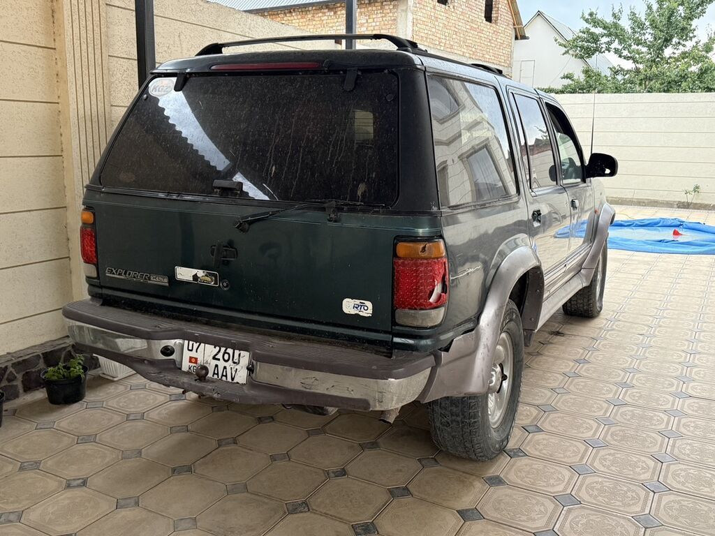 Ford Explorer: 1995 г., 4 л, Механика, Бензин, Внедорожник: фото 2