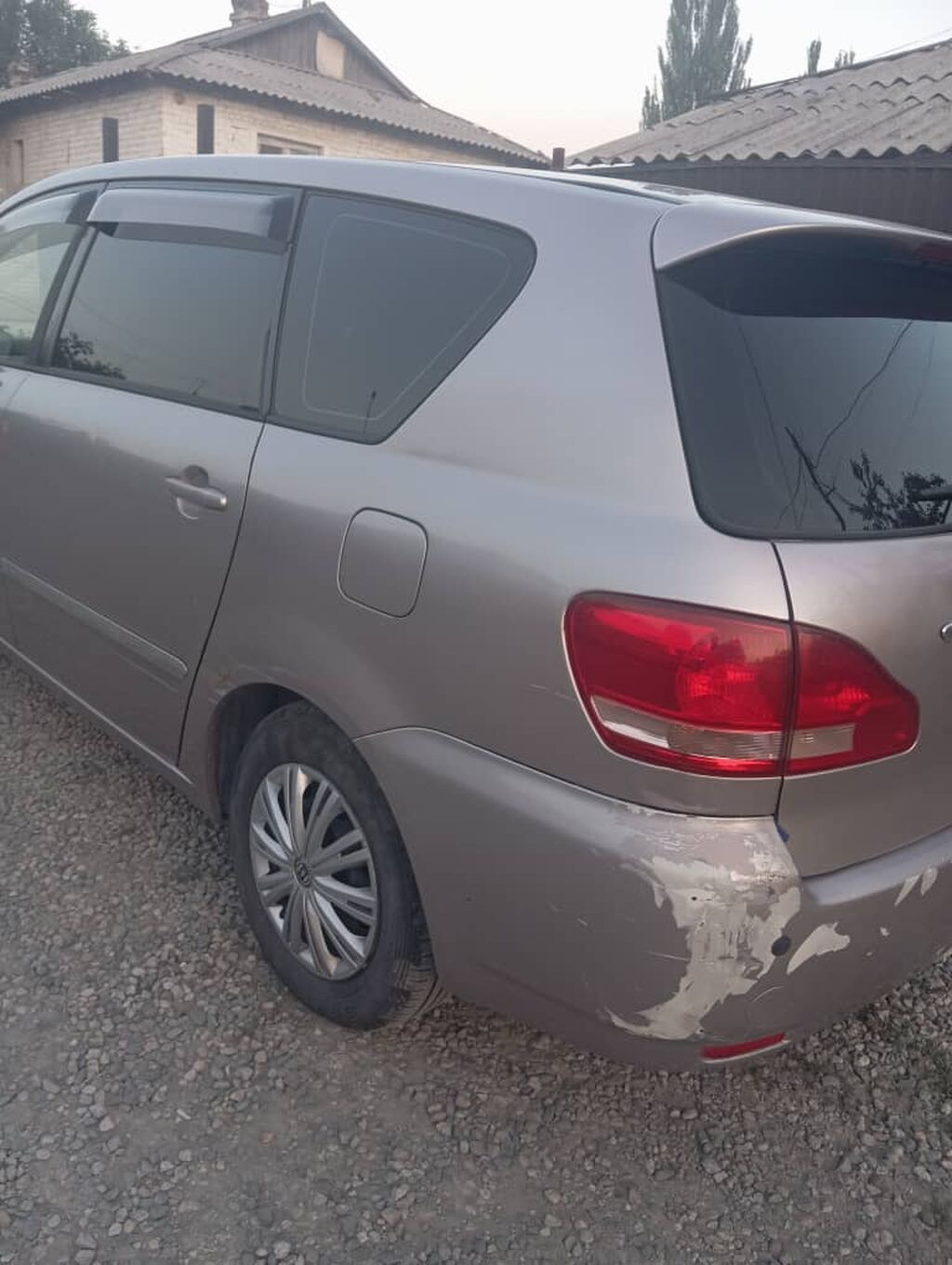 Toyota Ipsum: 2002 г., 2.4 л, Автомат, Бензин, Минивэн: фото 4