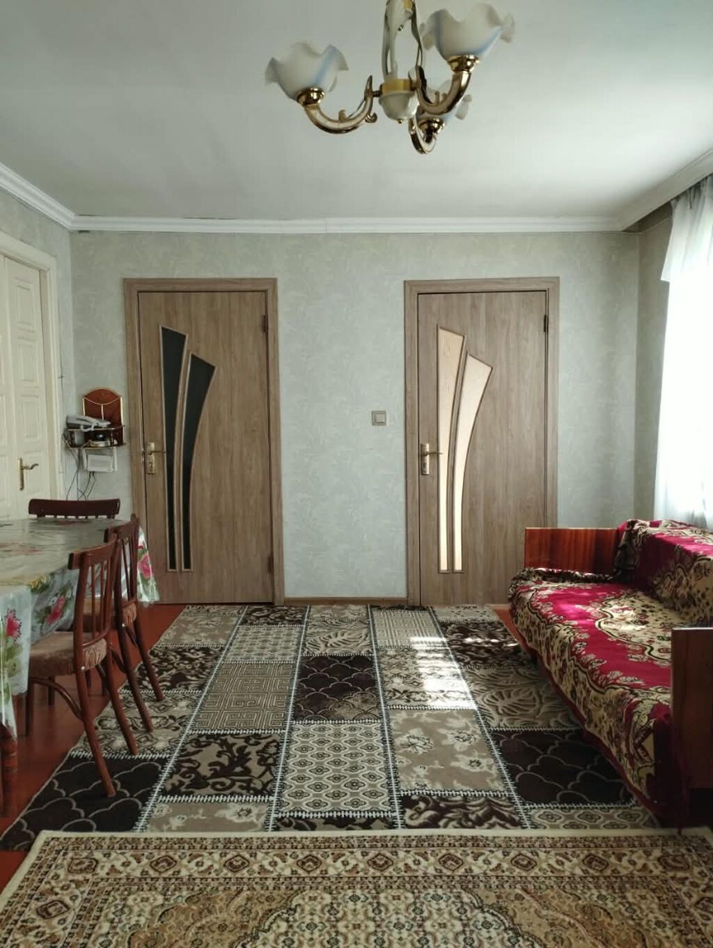 Şamaxıda 2 mərtəbəli, bağçalı həyət evi kirayə verilir. Ailəli şəxslər