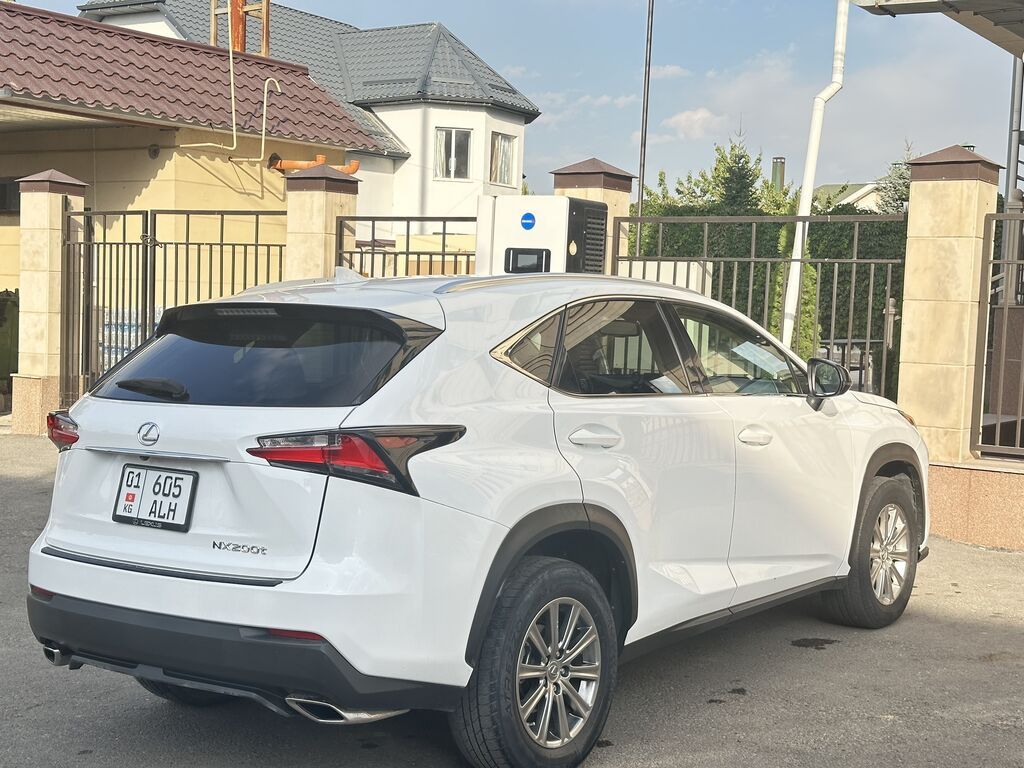 Lexus NX: 2016 г., 2 л, Автомат, Бензин, Кроссовер: фото 3