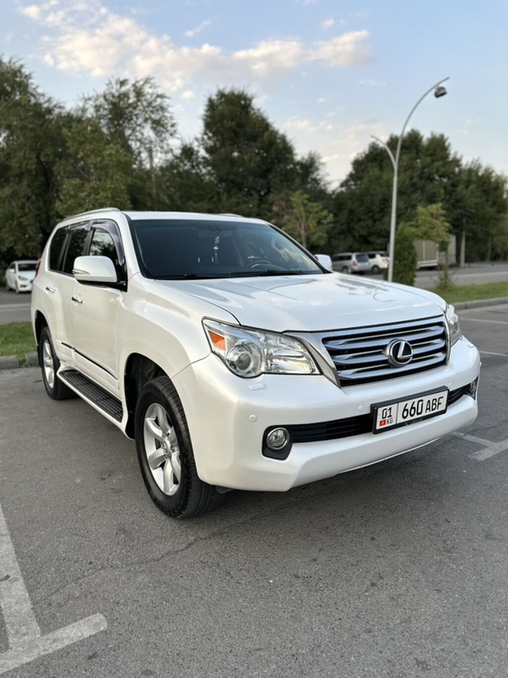 Lexus GX: 2010 г., 4.6 л, Автомат, Бензин, Внедорожник: фото 1