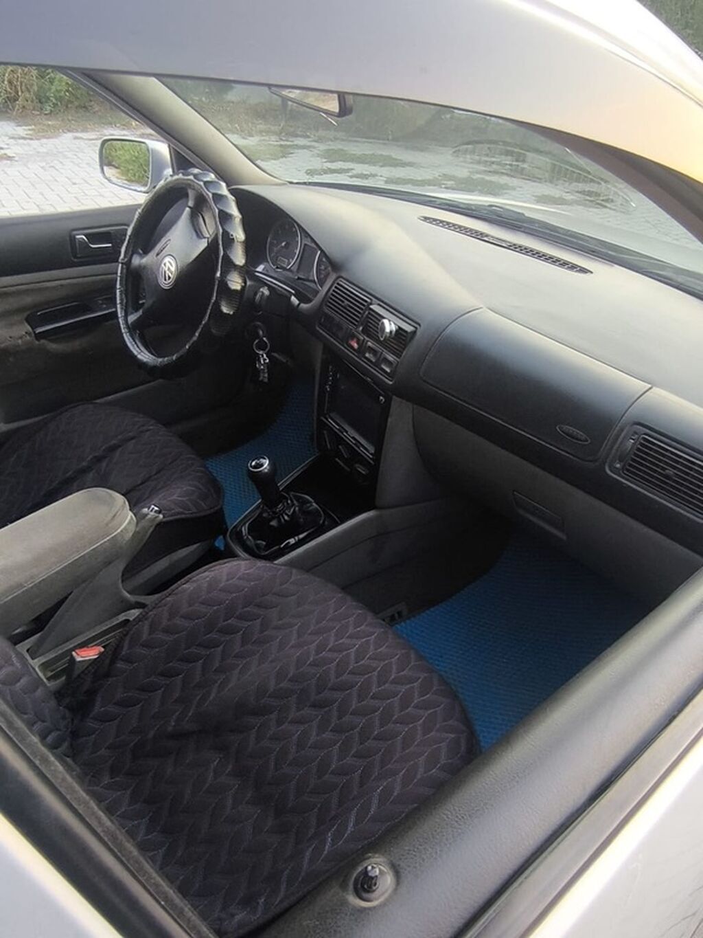 Volkswagen Golf: 2000 г., 1.6 л, Механика, Бензин, Хэтчбэк: фото 6