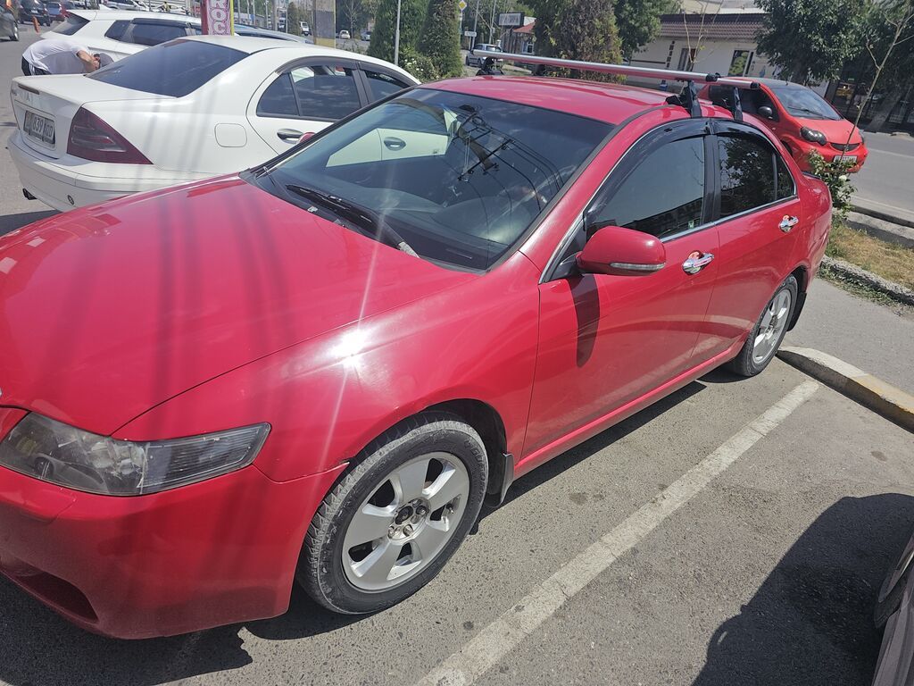 Honda Accord: 2005 г., 2 л, Механика, Бензин, Седан: фото 3