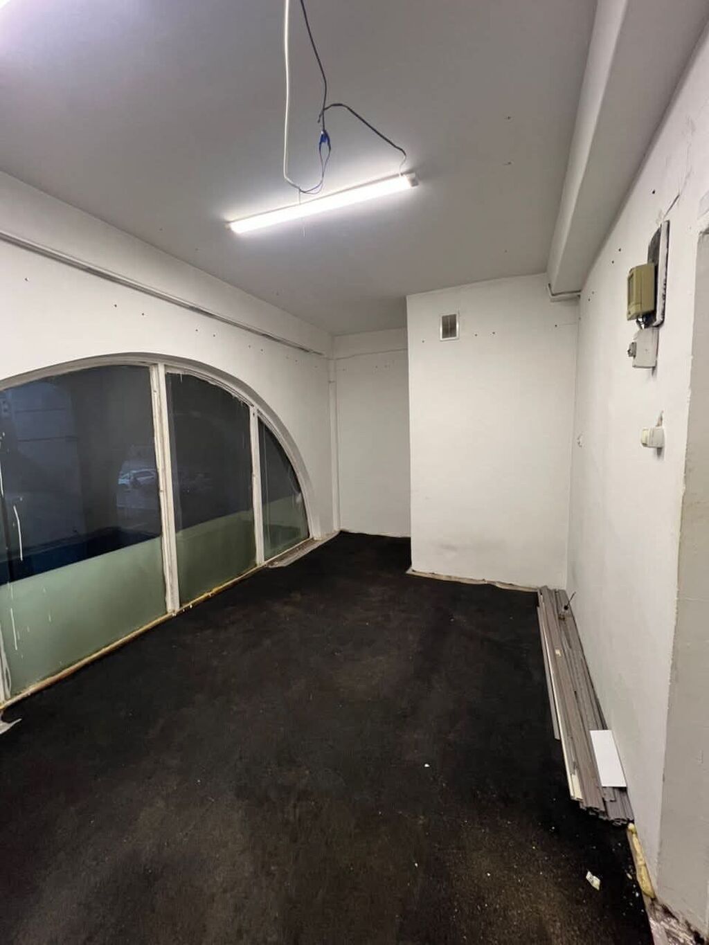 Сдаю Офис целиком: 16 м², В административном здании, Без ремонта, Первая линия
