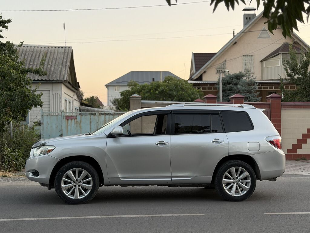 Toyota Highlander: 2010 г., 3.5 л, Автомат, Гибрид, Кроссовер: фото 3