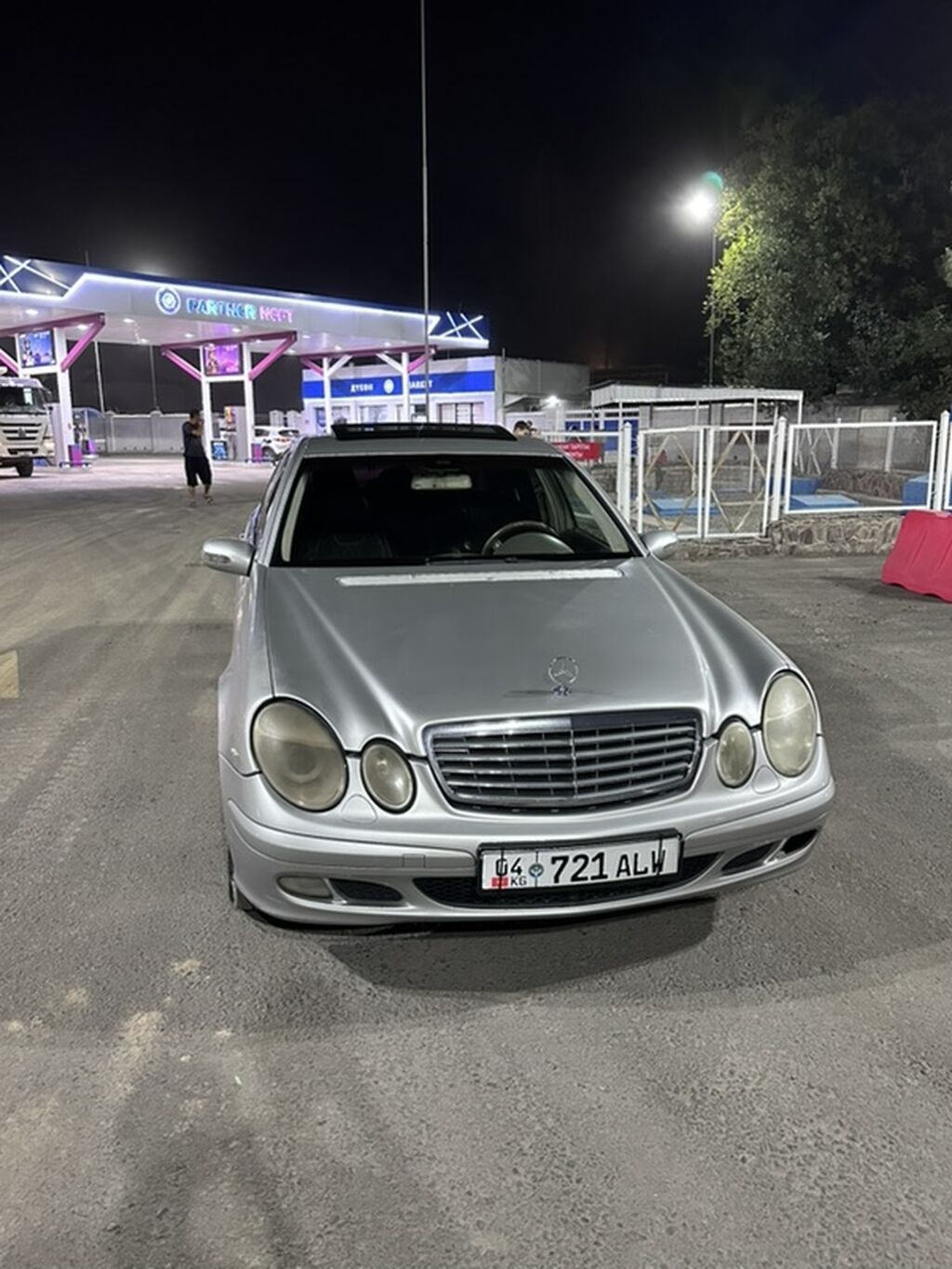 Mercedes-Benz E-Class: 2003 г., 3.2 л, Типтроник, Бензин, Седан: фото 2